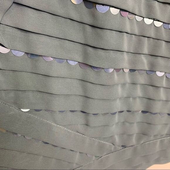 Ann Taylor xs green sleeveless blouse top B1 - Picture 3 of 10